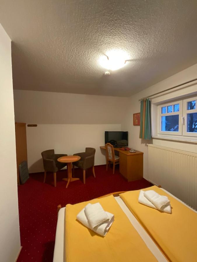 Gaststaette & Pension Waldschloesschen Oberhof  Exterior photo