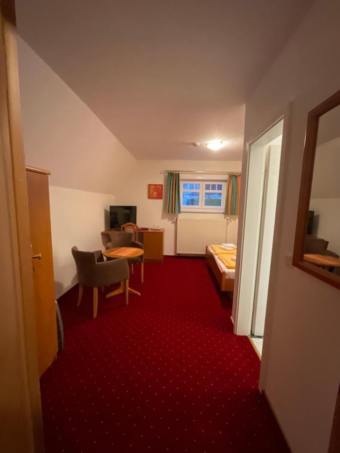 Gaststaette & Pension Waldschloesschen Oberhof  Exterior photo