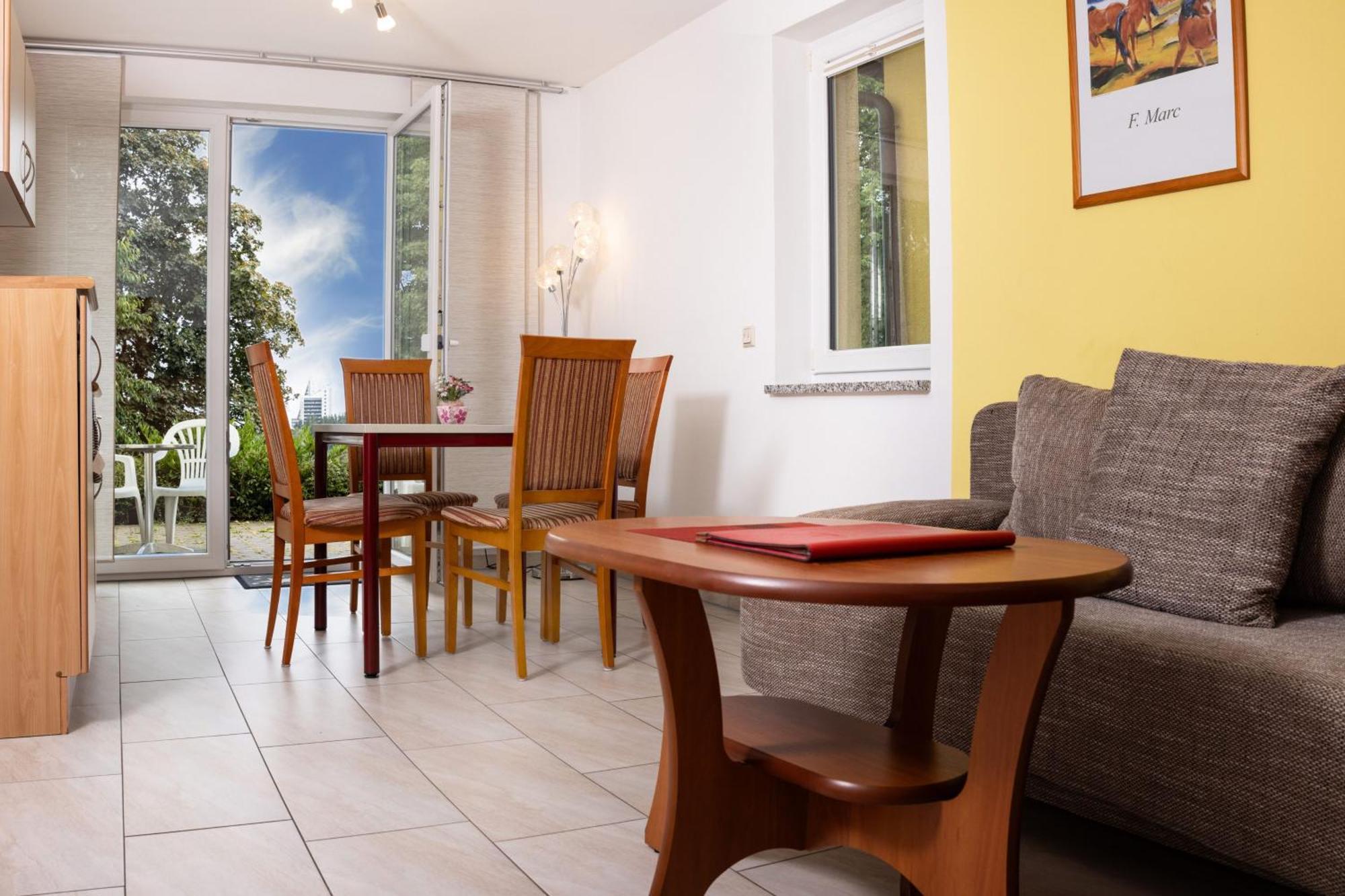 Gaststaette & Pension Waldschloesschen Oberhof  Exterior photo