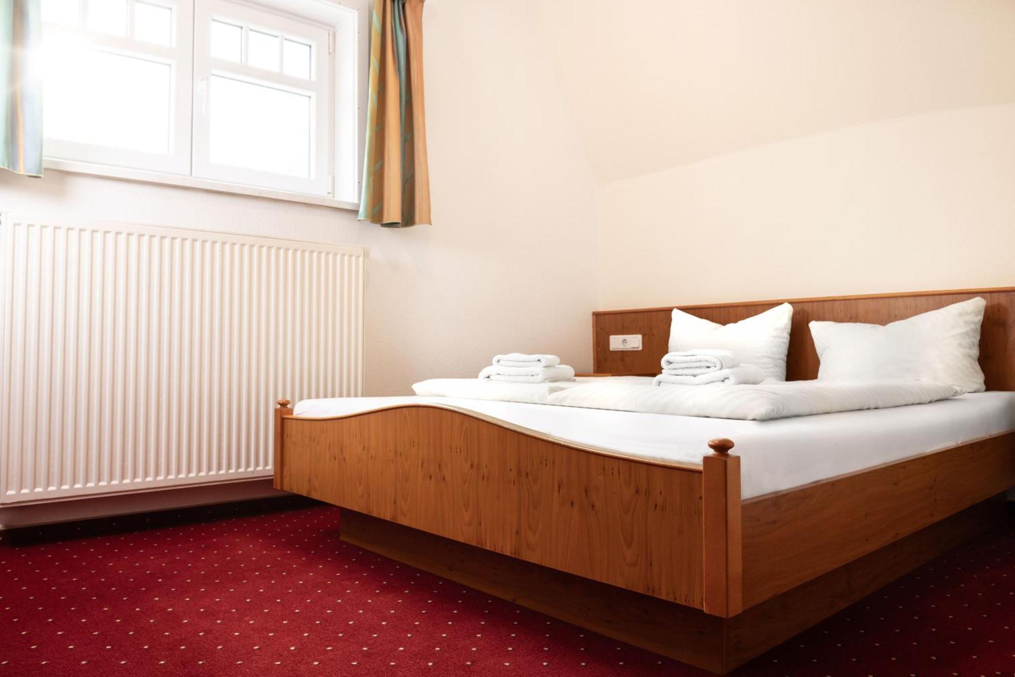 Gaststaette & Pension Waldschloesschen Oberhof  Exterior photo